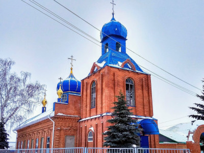 Храм в честь Казанской иконы Божией Матери.
